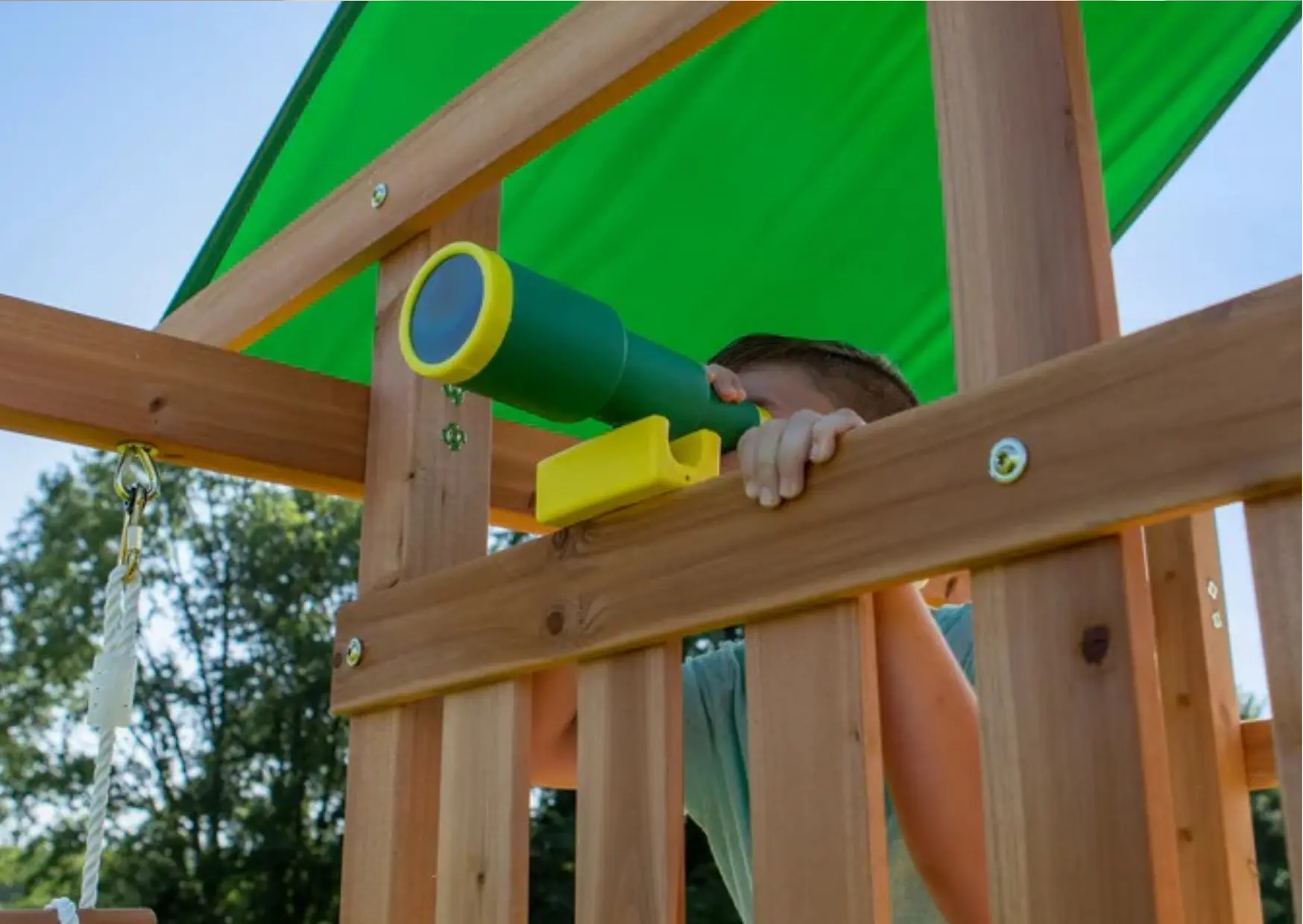 Everest Peak Play_niño con telescopio